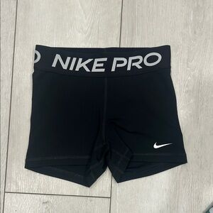 Women's Nike pros Black shorts